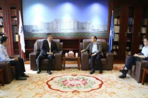 中国科学院吴一戎院士来校交流指导