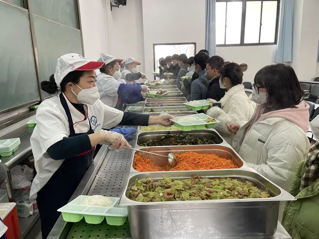 用餐4.jpg 377da9d7343a4d53c4ec2d27749b0eb4.jpg