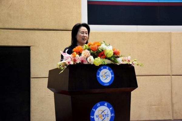 青少年高校科学营电子科大分营开营