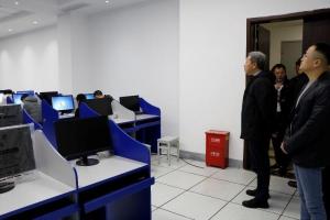 校领导看望宜宾研究院师生