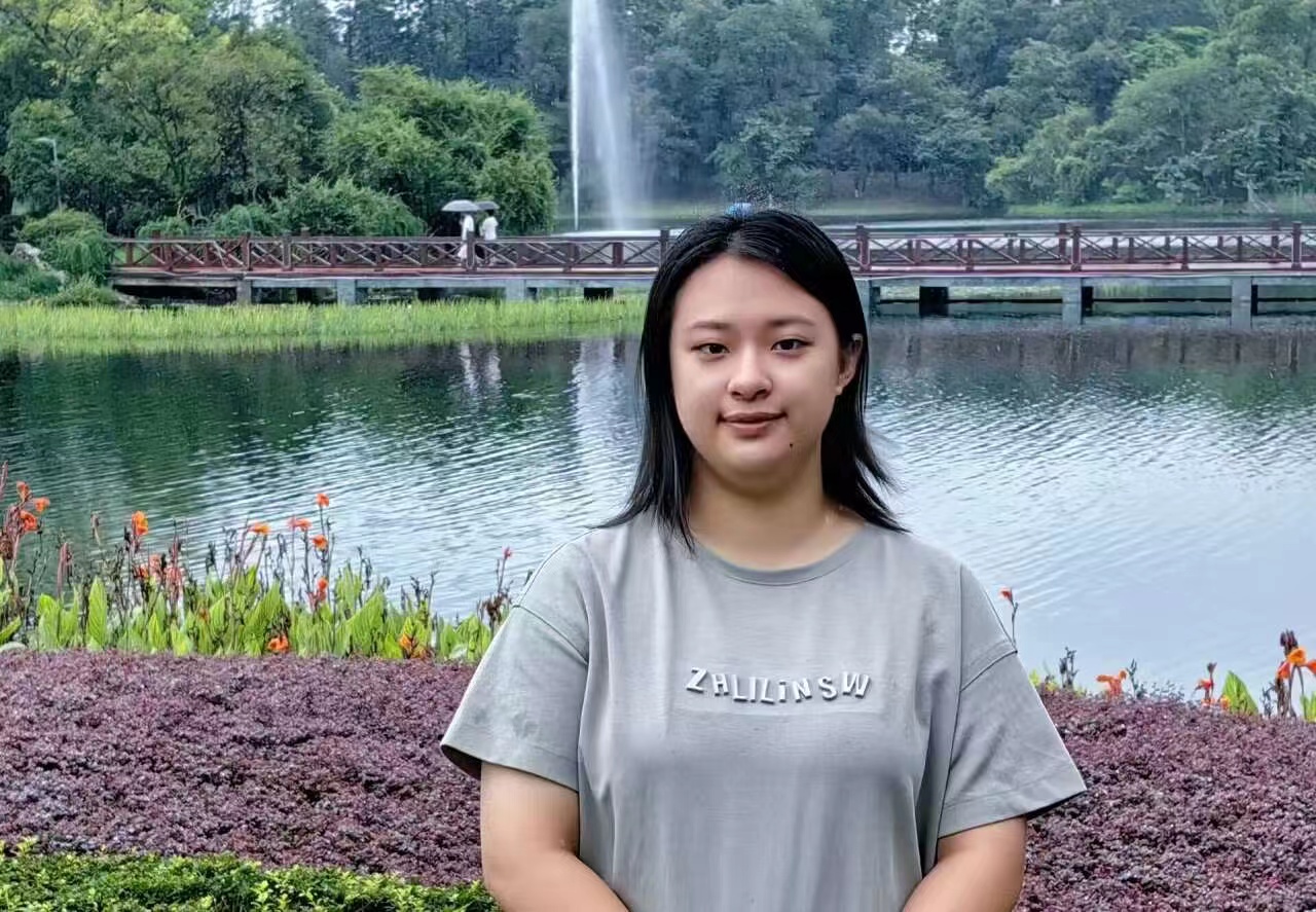 光电科学与工程学院 周芮羽.jpg 光电科学与工程学院 周芮羽.jpg