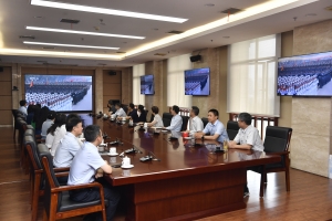 成电师生收看纪念中国人民抗日战争暨世界反法西斯战争胜利80周年大会