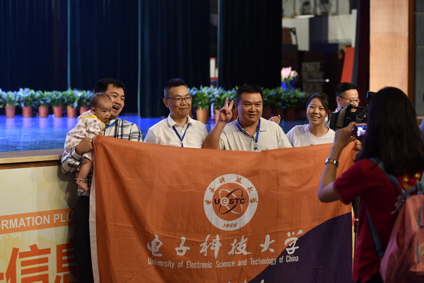 xiaoqing005.JPG 39080223bb1479050506bf5216030c45.jpg