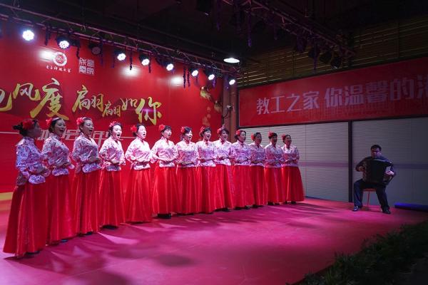 教职工文体协会嘉年华展现成电青春与活力