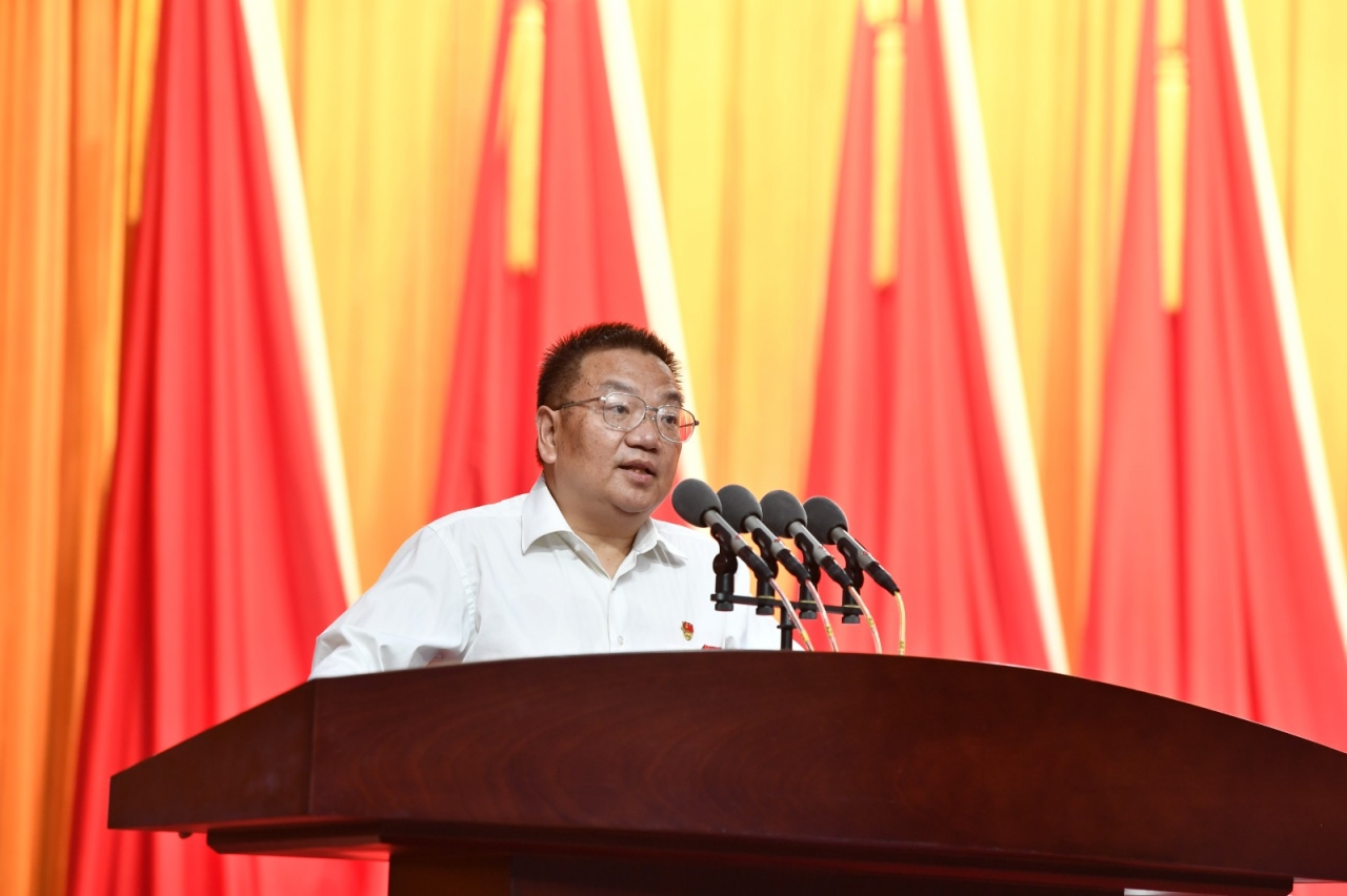 【党旗飘扬】李玉柏：以党建凝聚师生人心 促进融合发展