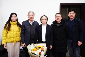 学校领导班子开展2023年新春走访慰问