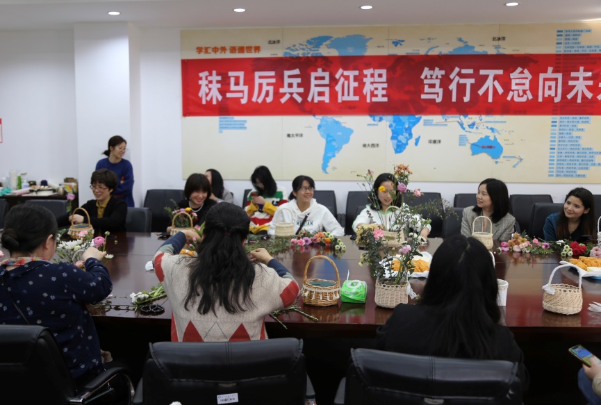 3baa43613af580460bf77817dc65f1c2_e215c.j