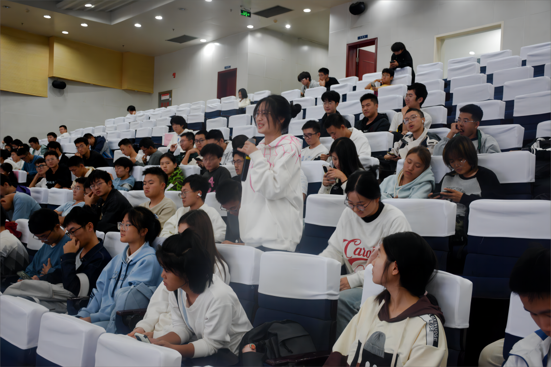 【成电青年说】信息与通信工程学院深造优秀学子专场活动举行