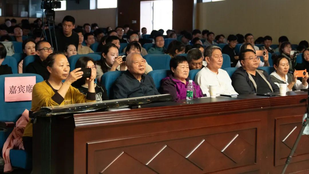 成都国际古琴艺术节走基层古琴公益演出走进电子科大