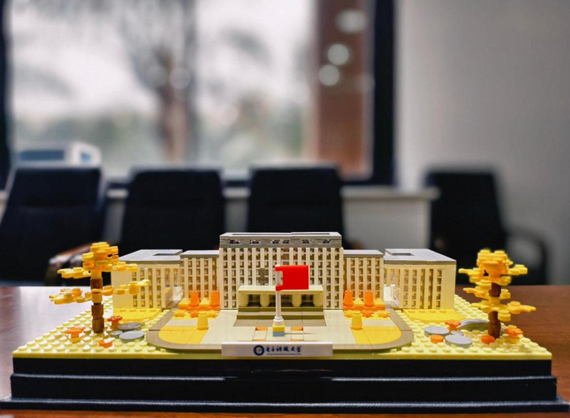 旭日筑梦班受助学生交流座谈会举行