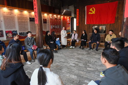 人民日报仲音：学纪、知纪、明纪、守纪