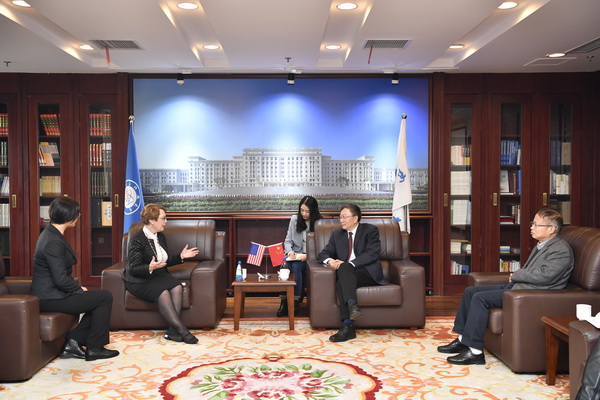 美国韦伯斯特大学校长伊丽莎白·斯特诺贝来校访问