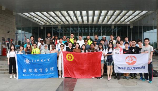 我校中外学子共赴北川义务支教