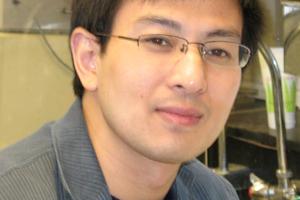 【美丽成电·创新之美】孙旭平：发现碳化硼，找到人工固氮“神器”