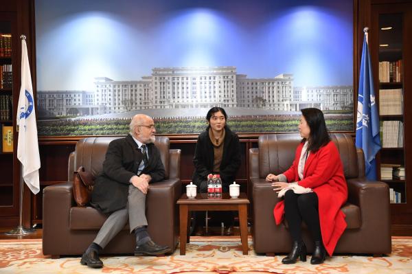 【成电讲坛】诺奖得主厄温·内尔讲解神经细胞的离子通道