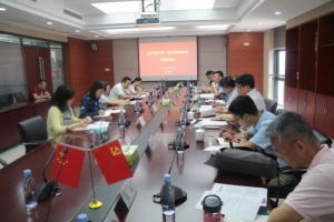 校领导调研微电子产业技术研究院