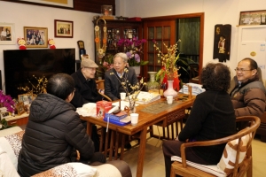 学校领导班子开展2022年新春走访慰问