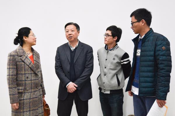 新学期开学首日教学秩序井然