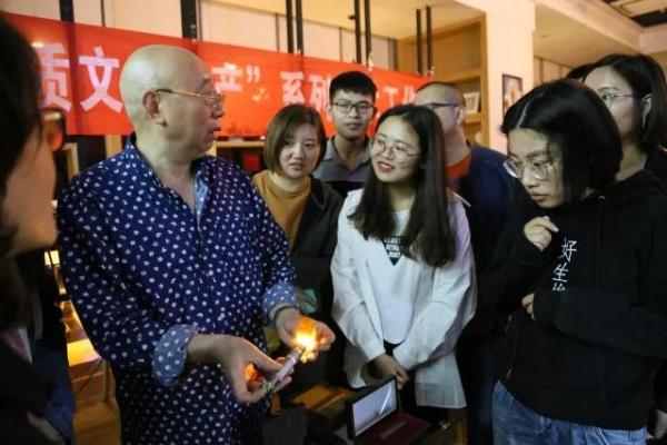 艺术家缪永舒做客“非遗”学术工作坊讲述篆刻的魅力