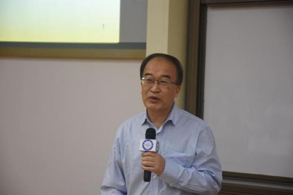 郝云宏.jpg 郝云宏.jpg