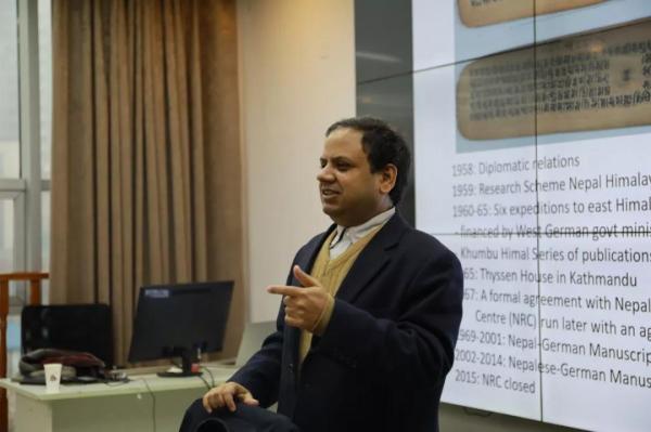 牛津大学Diwakar Acharya讲解“尼泊尔古代写本数字化的国际合作”