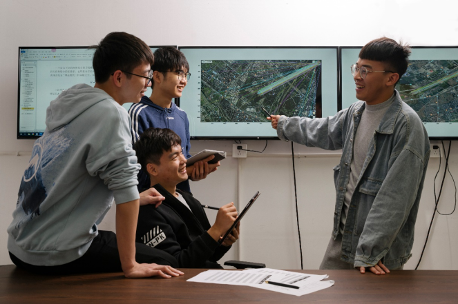 4.png 4331aa227737b6e0bb605438bd8e9214.png