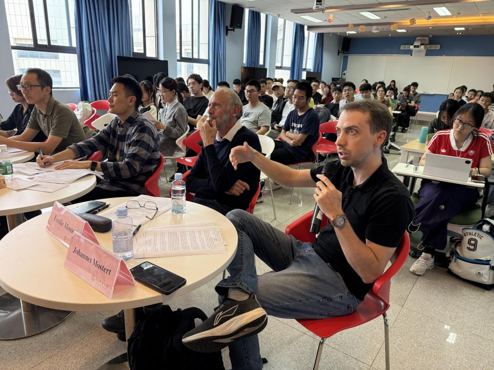 2025“外研社·国才杯”“理解当代中国”全国大学生外语能力大赛英语演讲赛项电子科技大学决赛圆满落幕