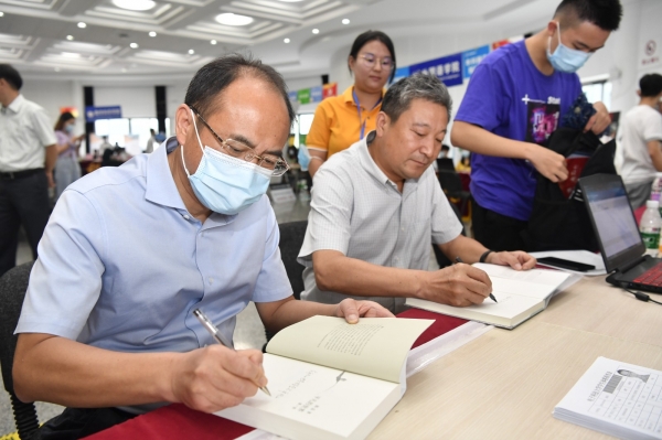 _ND54880.JPG 438ef4d7c5ef2f8397227c3bcd767c7f.jpg