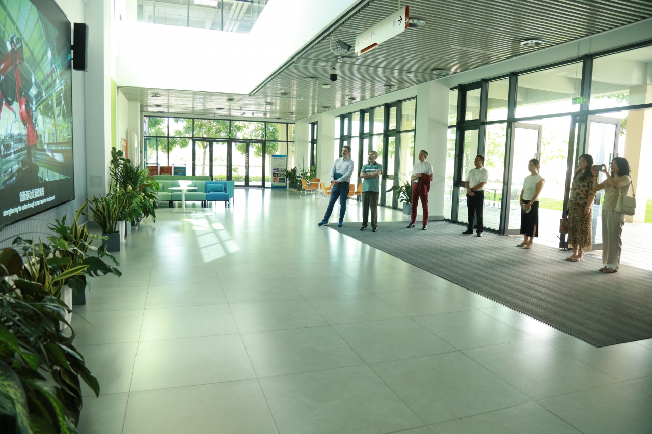 格拉斯哥大学詹姆斯·瓦特工学院院长Manuel一行访问海南陵水黎安国际教育创新试验区