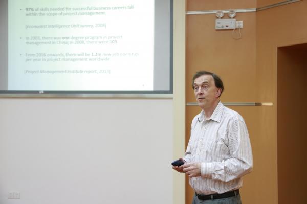 俄亥俄州立大学Nicholas G. Hall 教授做客学者论坛