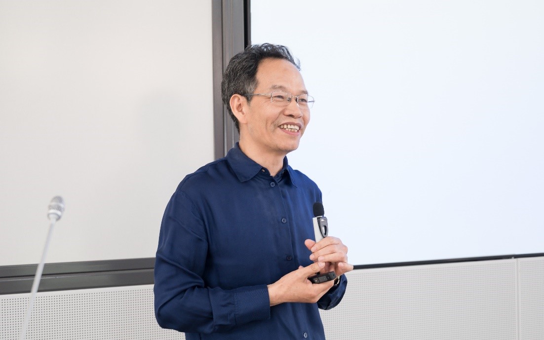 张有光.jpg 张有光.jpg