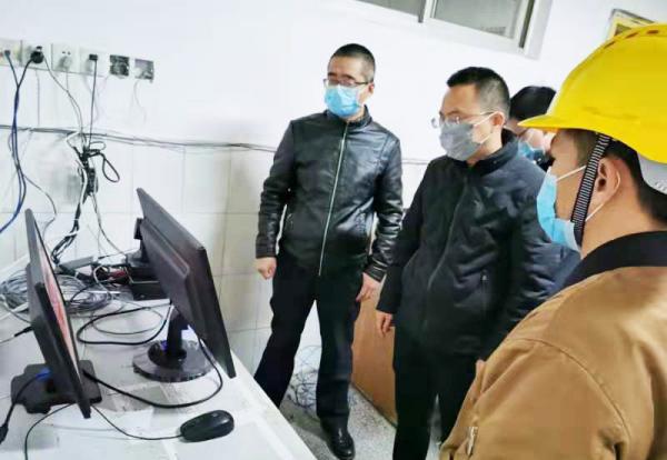 李跃龙 校友 (2).jpg 李跃龙 校友 (2).jpg