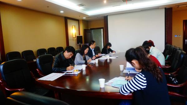 学校理论宣讲团专家集中备课 研讨十九大精神宣讲工作