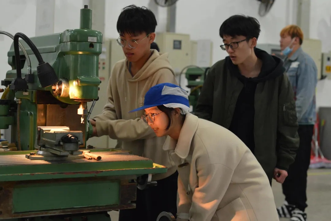 mmexport1678949174504.jpg 47202f07ee9682f0258ebe9481d421df.jpg