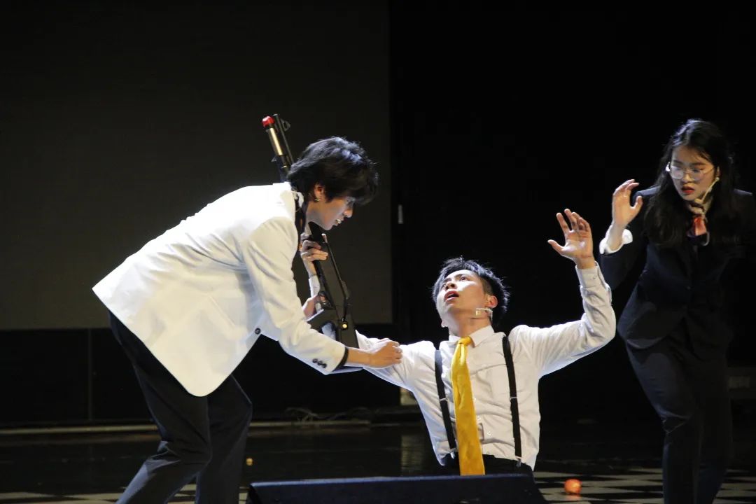 大学生艺术团话剧团专场《你好，打劫！》圆满落幕