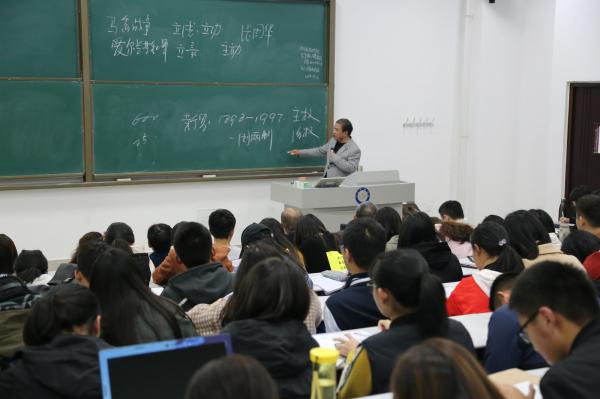 外国语学院邀请罗大明教授作专题讲座