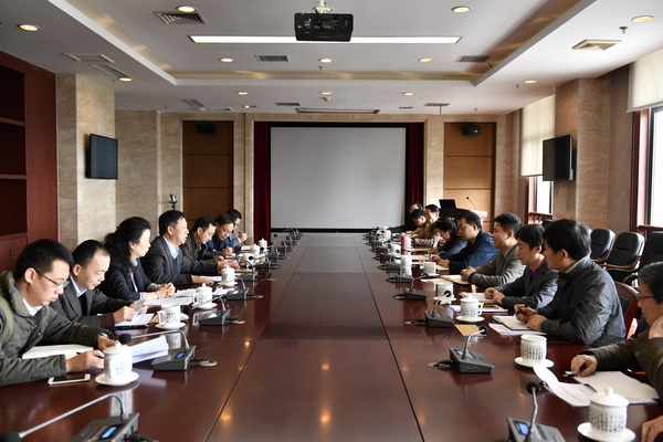 学校举行党委书记工作例会