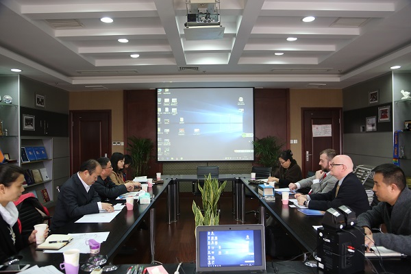 格拉斯哥大学医学院院长来校洽谈合作