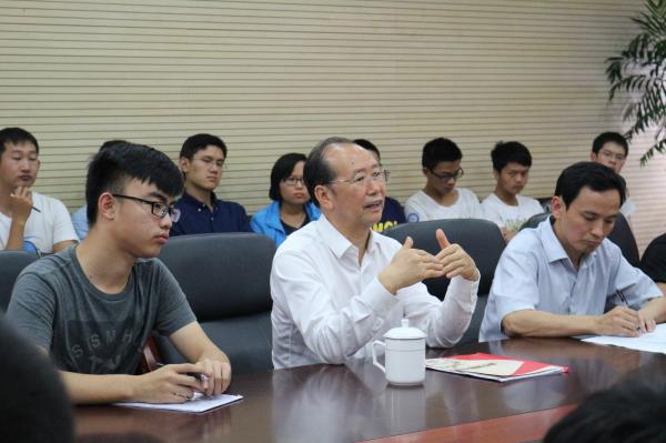 王志强书记与资环学院2015级新生座谈