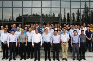 学校打造“双创”平台助推创新创业“接力跑”