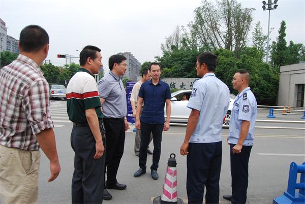 校领导检查清水河校区安全保卫工作