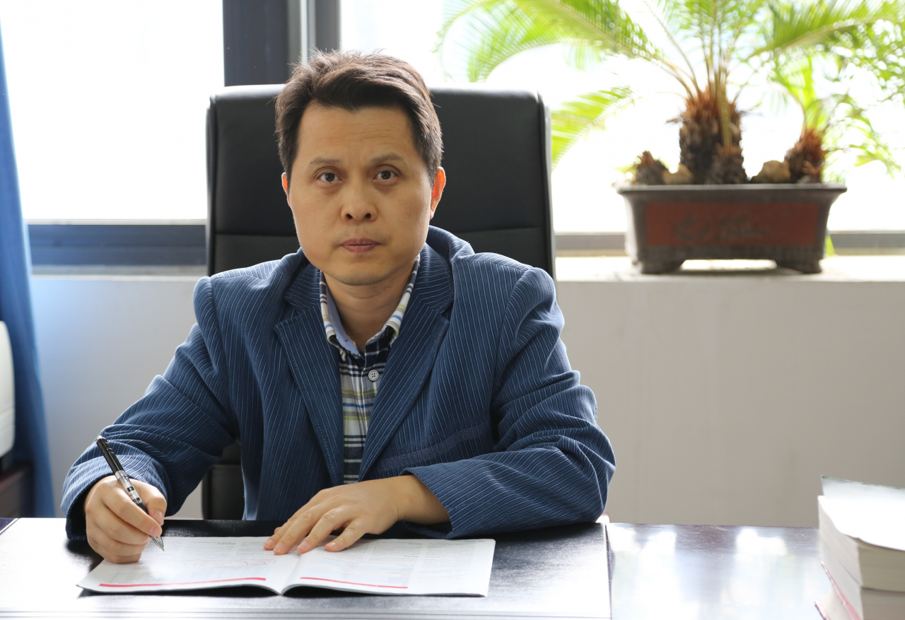 【党旗飘扬】信通学院教授李宏亮获评四川省优秀共产党员