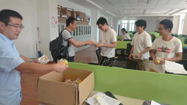 自动化工程学院看望慰问在宜宾研究院学生