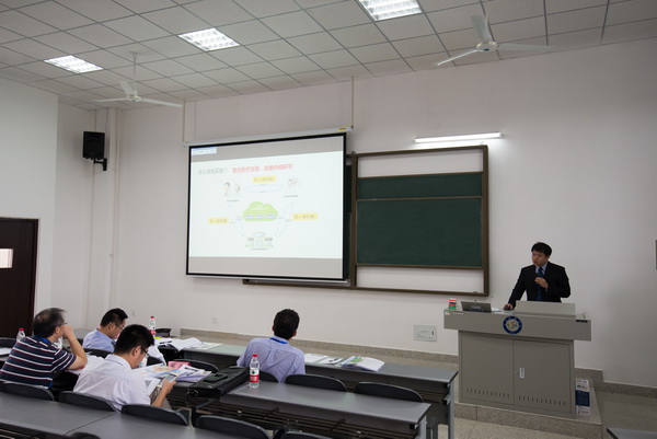 首届中国“互联网+”大学生创新创业大赛四川赛区选拔赛在我校举行