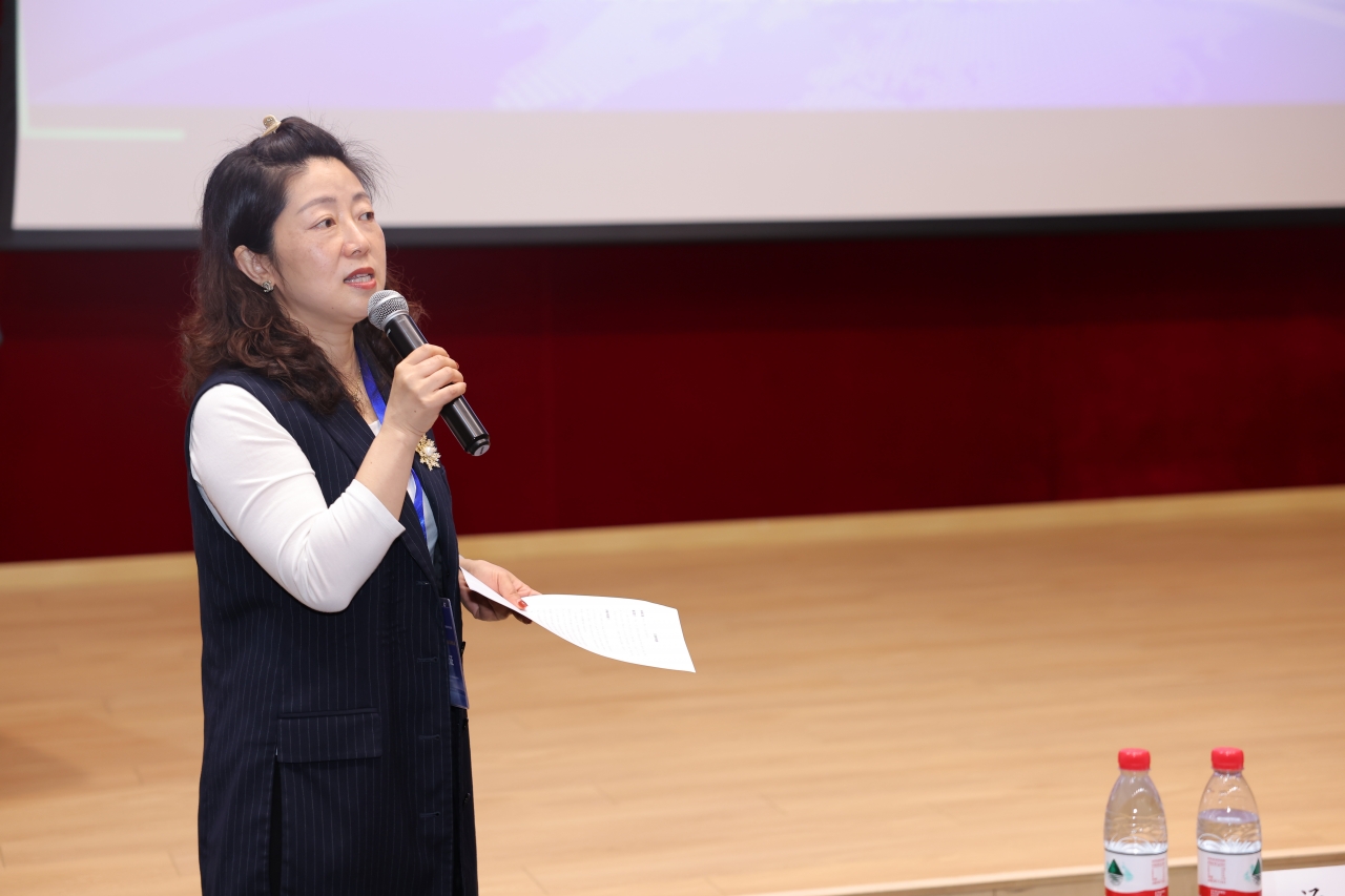 我校心理健康中心在第十四届全国大学生心理健康专业学术会议上作报告