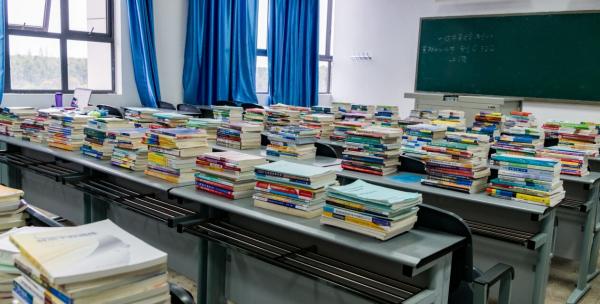 自动化学院“书墨之香，传承之芳——感恩教育起步走”活动举行