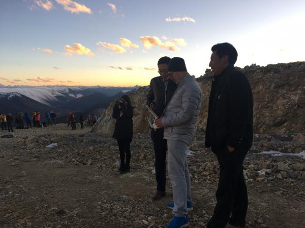 9.电子科技大学空天学院师生拍摄扎日村风景.JPG 4c40d16fbdf9447dd7b7ba3fe9e01415_b4760.j