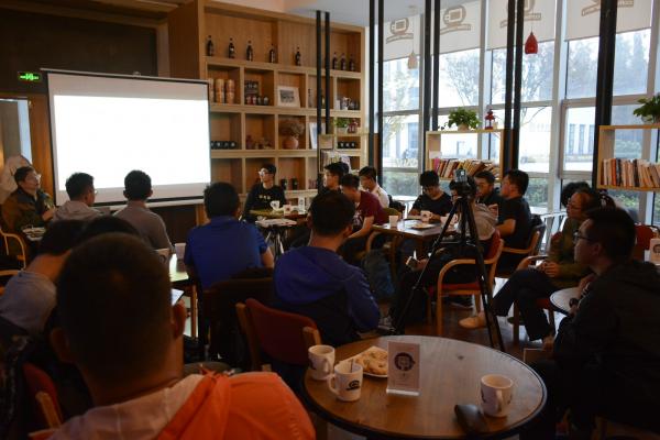 【成电下午茶】杨忠孝老师与学子分享电子设计之美