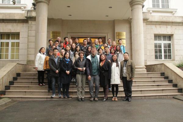 美国卡尔顿大学师生来校开展交流活动