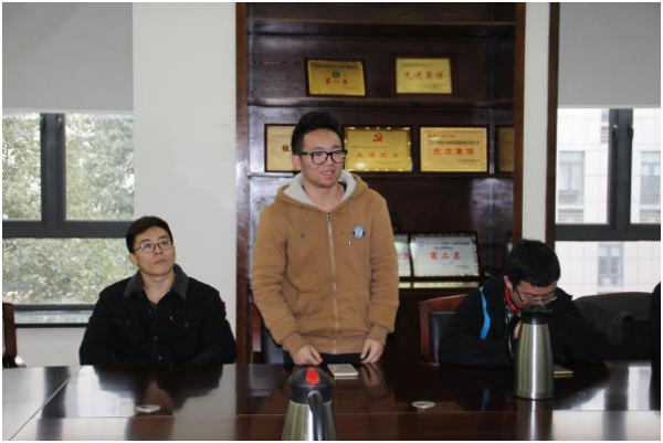 学生“护家员”与宿舍服务中心共建“温馨家园”